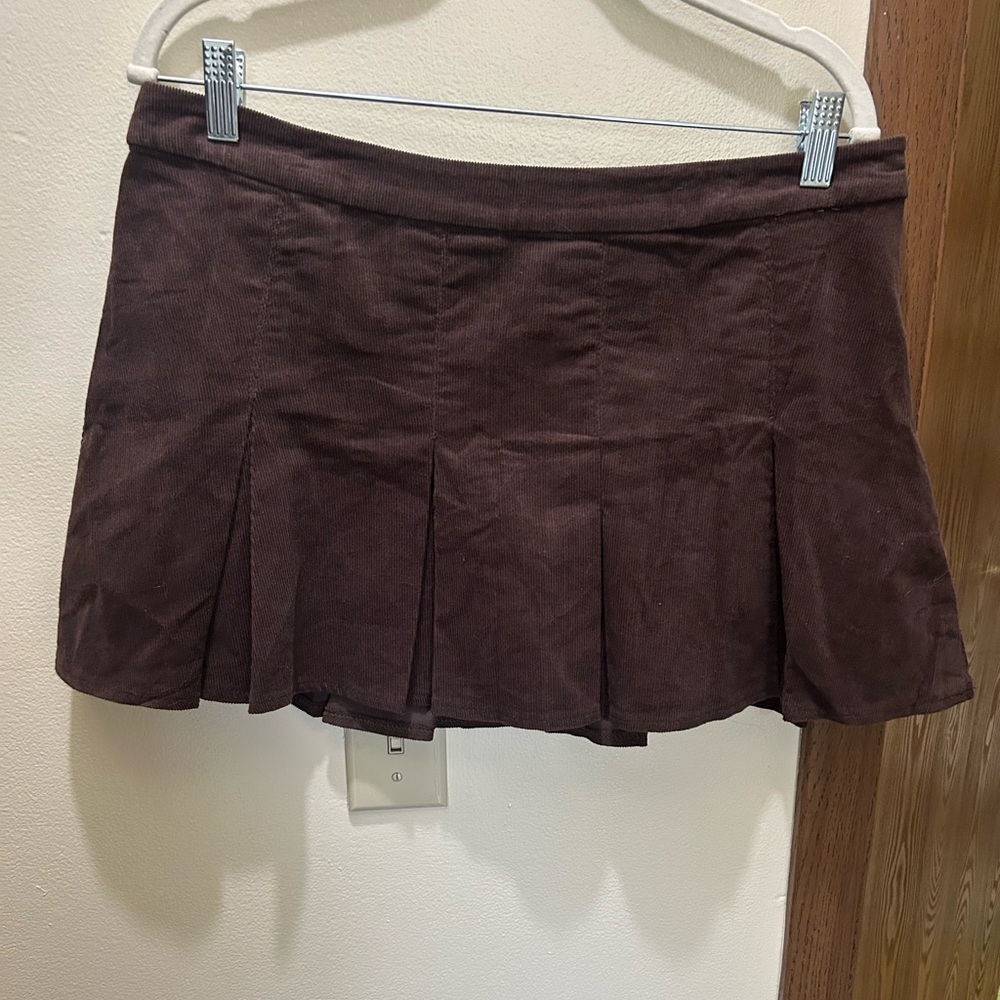 NWT Dolls Kill SEJUANI MINI SKIRT by MOTEL Brown Corduroy Pleated Skirt Size L